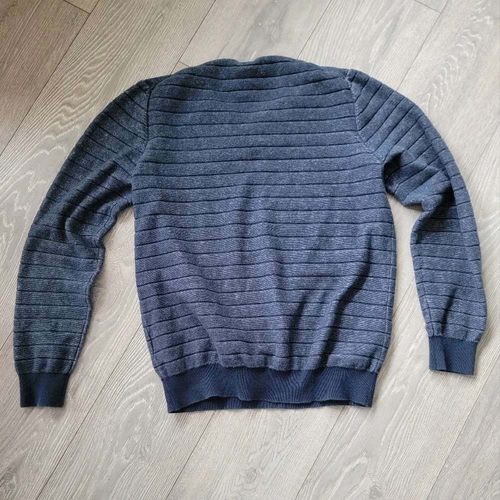 Helly Hansen Sweater - Picture 2 of 4